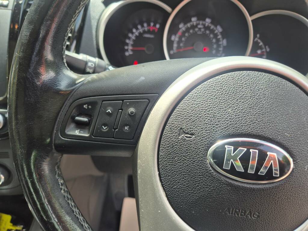Kia Venga 3 Silver #24