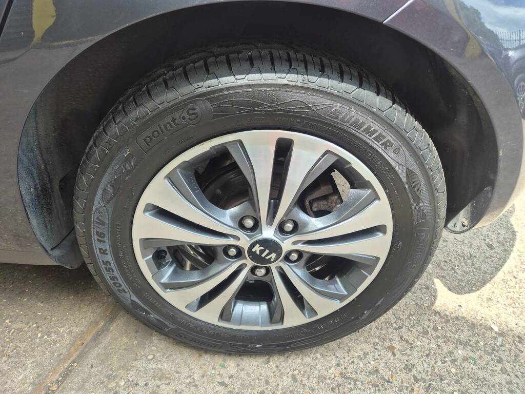Kia Venga 3 Silver #10