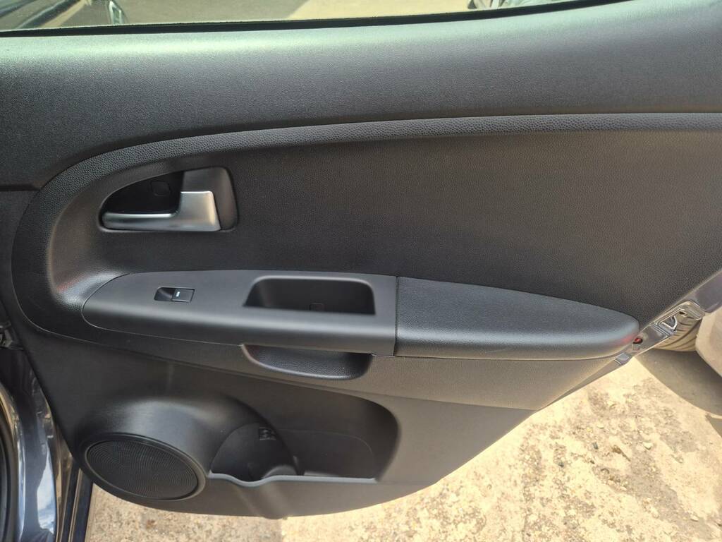 Kia Venga 3 Silver #35