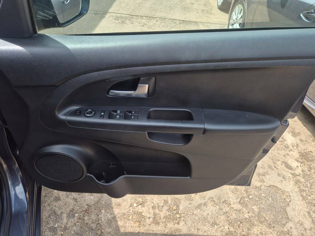 Kia Venga 3 Silver #17