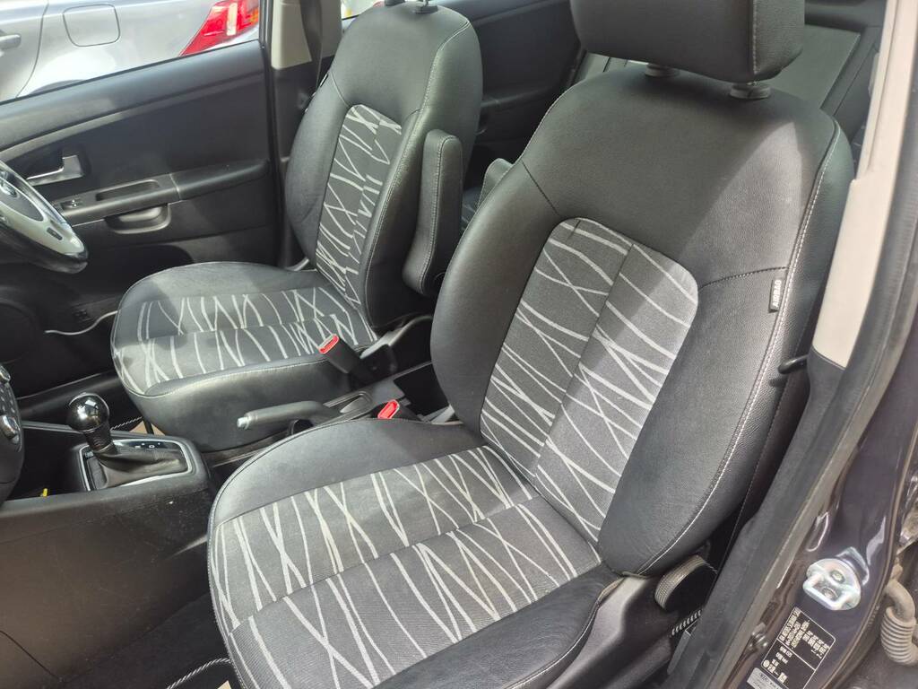 Kia Venga 3 Silver #47