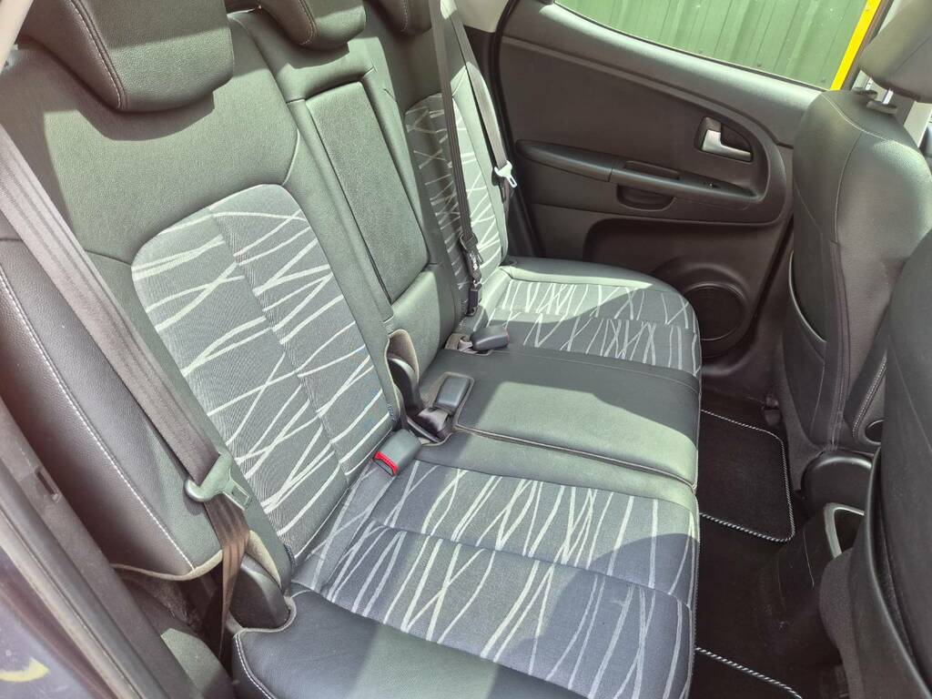 Kia Venga 3 Silver #36