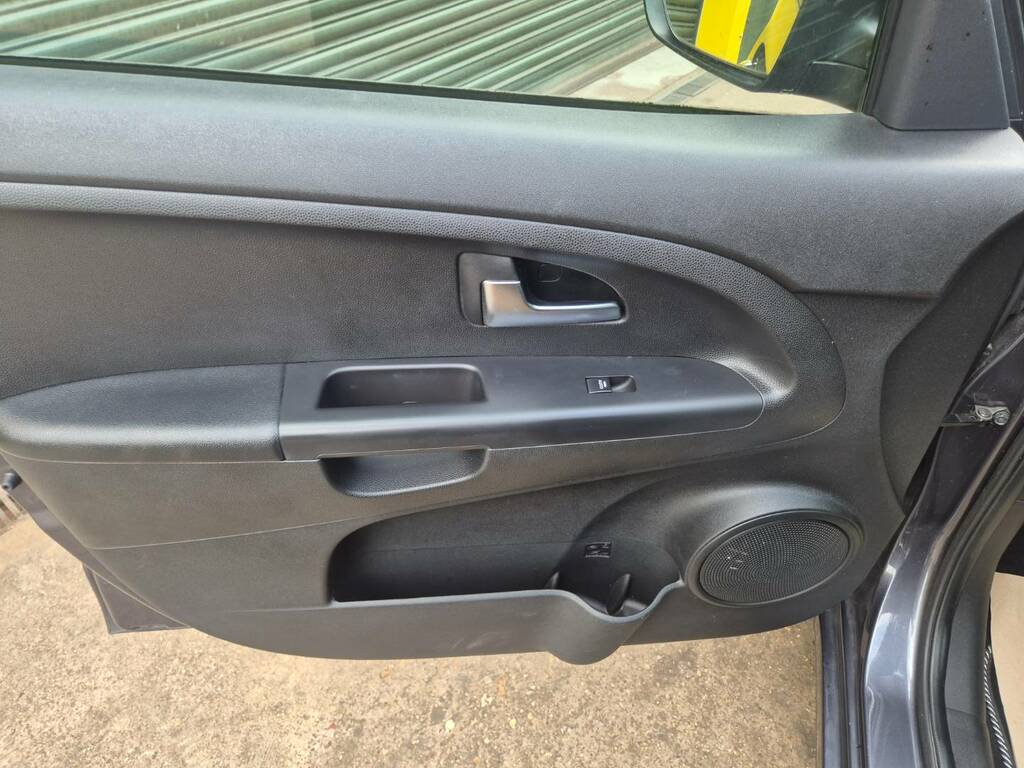 Kia Venga 3 Silver #48