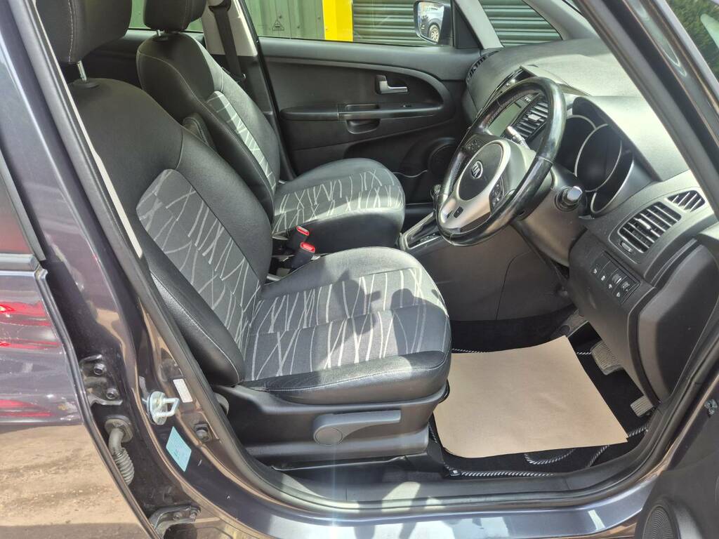 Kia Venga 3 Silver #14