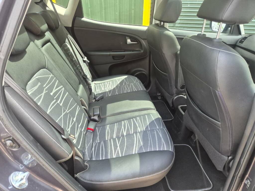 Kia Venga 3 Silver #33