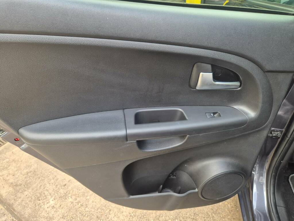Kia Venga 3 Silver #42