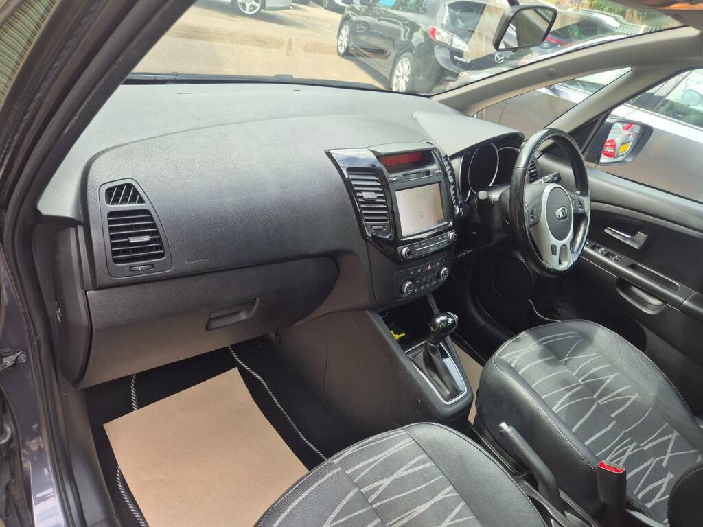 Kia Venga 3 Silver #46