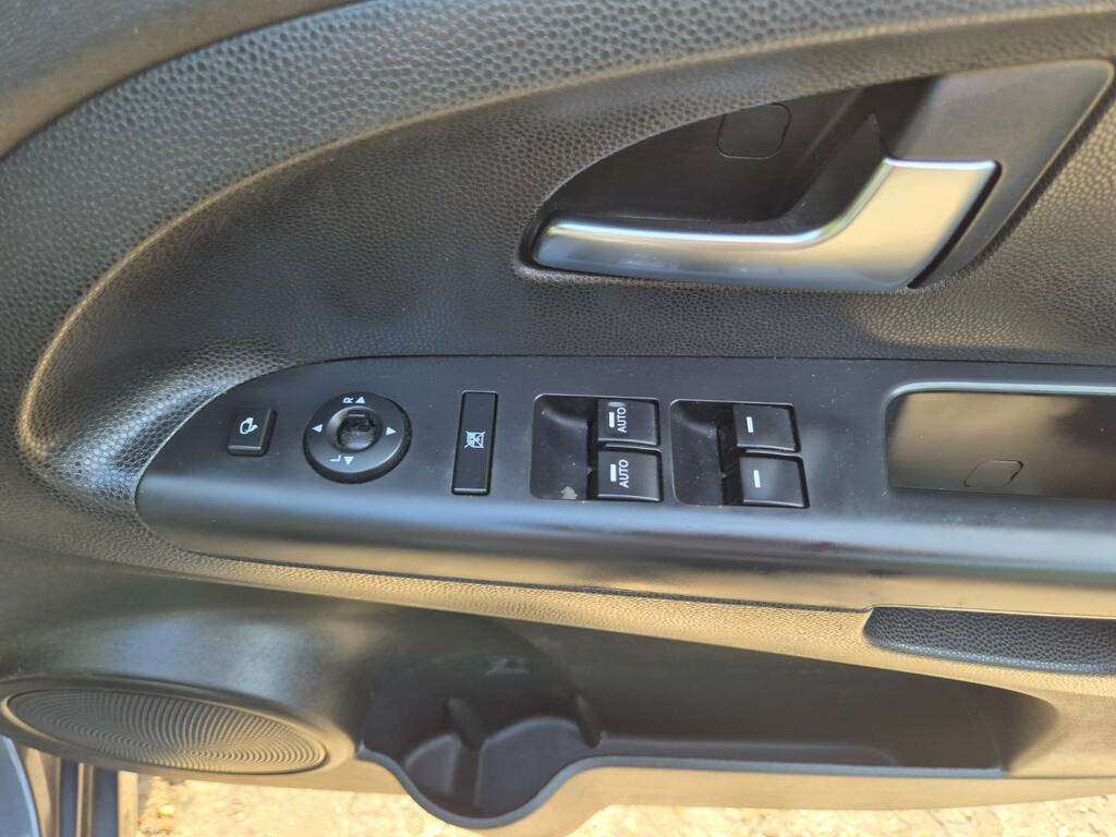 Kia Venga 1.6 Isg 3 Hatchback Silver #17