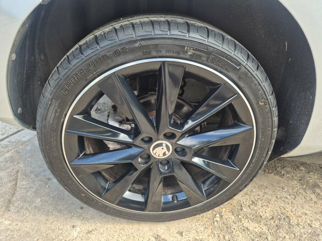 Skoda Fabia 1.0 Tsi 110 Monte Carlo Dsg Silver #5