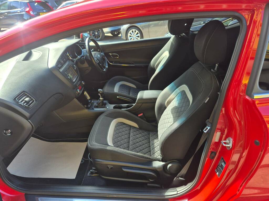 Kia Proceed Kia Pro Ceed 1.6Crdi Gt-line Ulez 2 Owners - Yellow #31