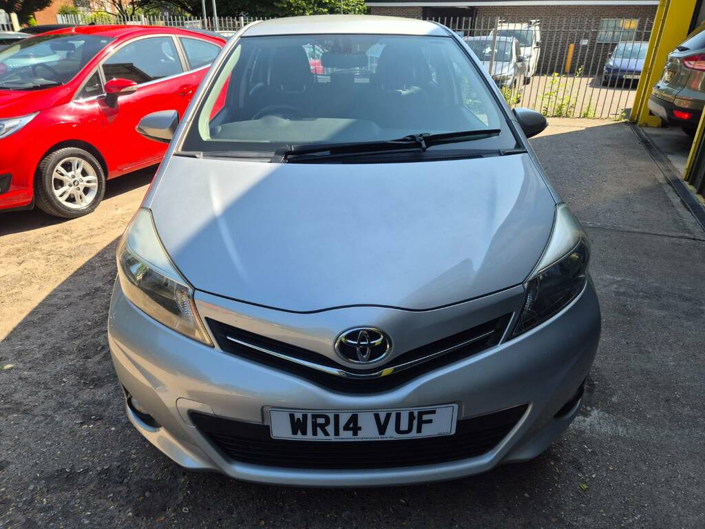 Toyota Yaris 1.33 Vvt-i Icon Silver #2