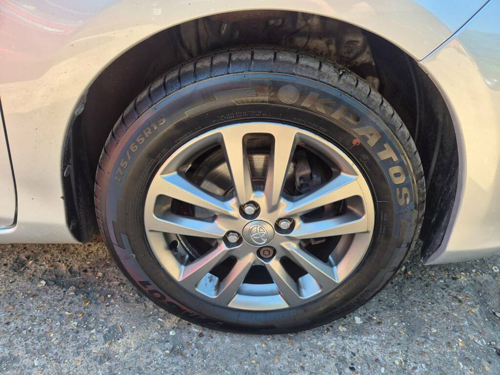 Toyota Yaris 1.33 Vvt-i Icon Silver #4