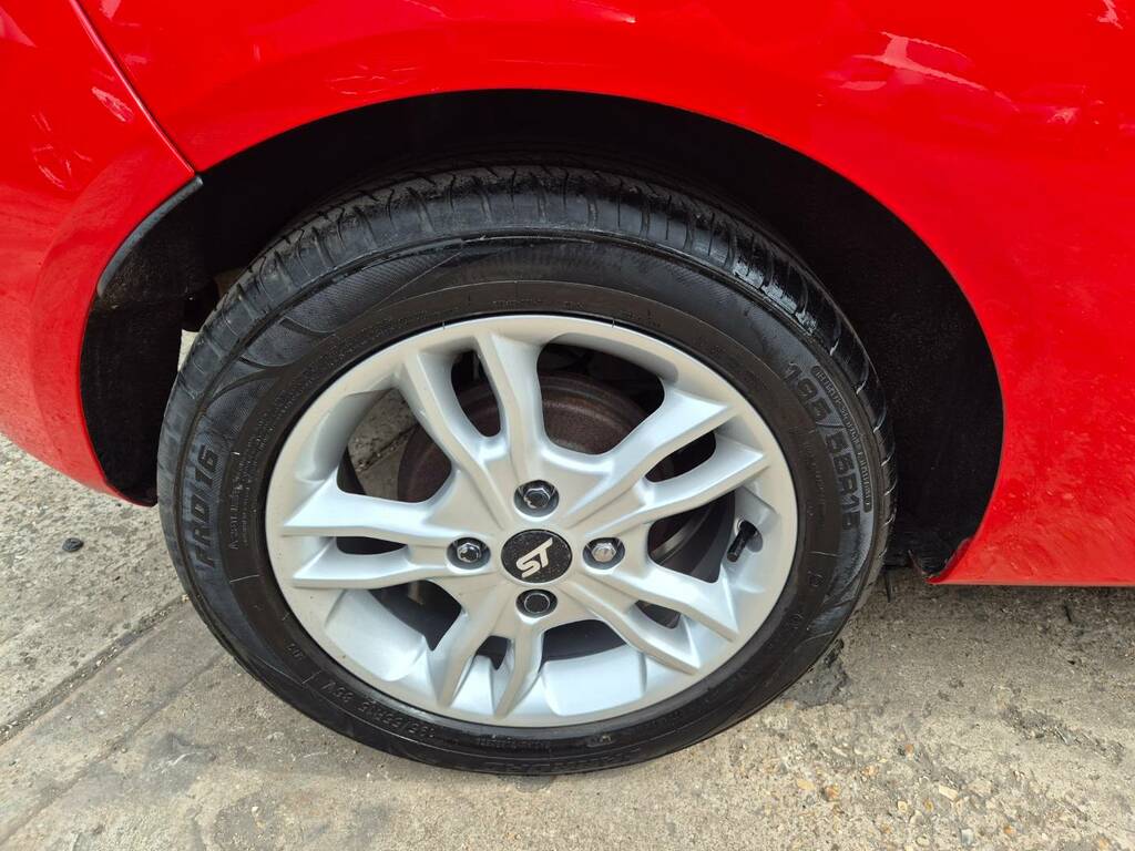 Ford Fiesta 1.25 82 Zetec Red #6