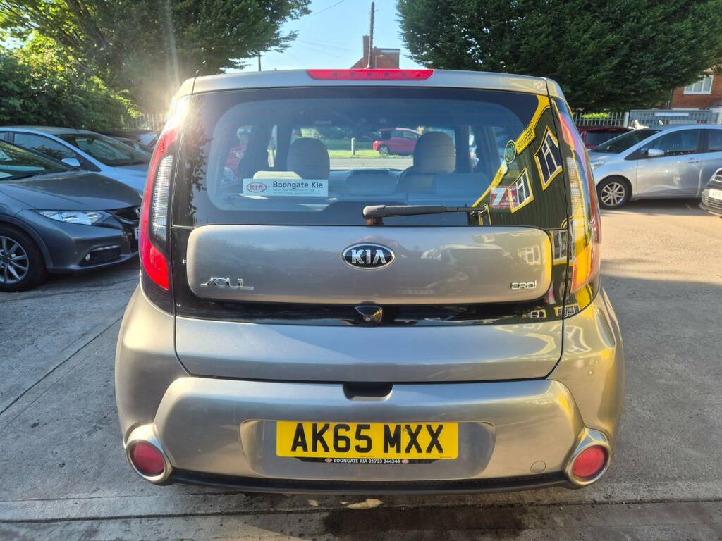 Kia Soul 1.6 Crdi Connect Silver #4
