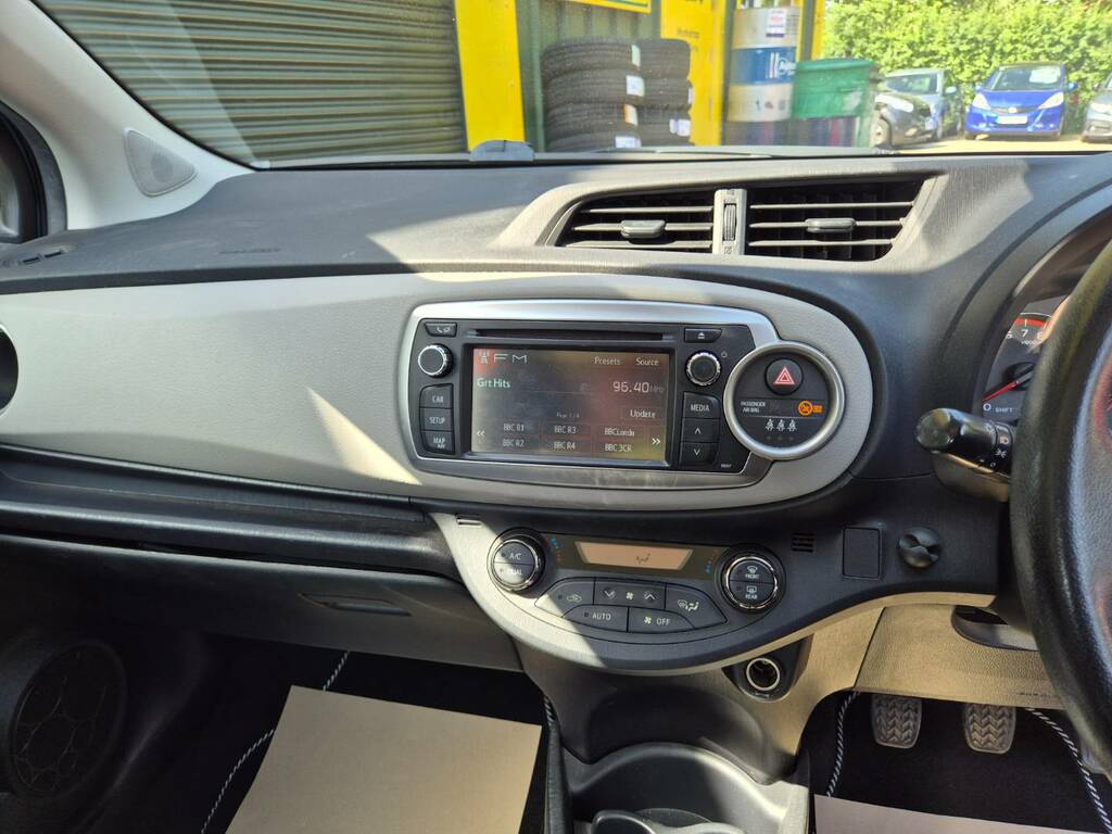 Toyota Yaris 2013 63 1.5  #23