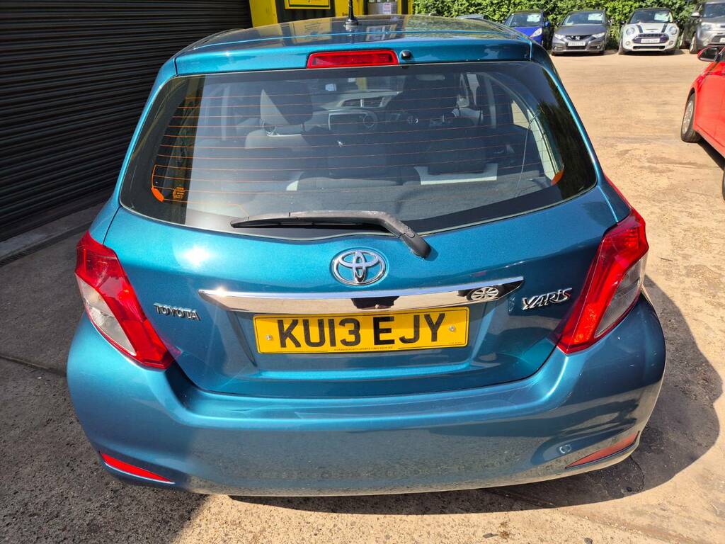 Toyota Yaris 2013 63 1.5  #9
