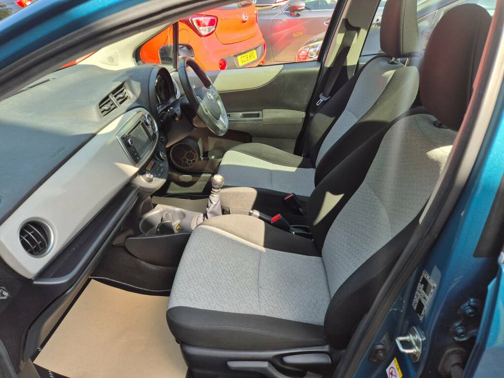 Toyota Yaris 2013 63 1.5  #39