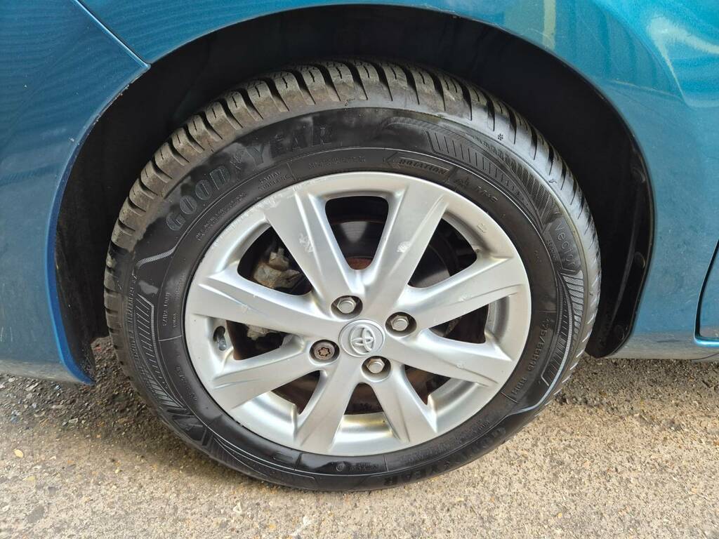 Toyota Yaris 2013 63 1.5  #15