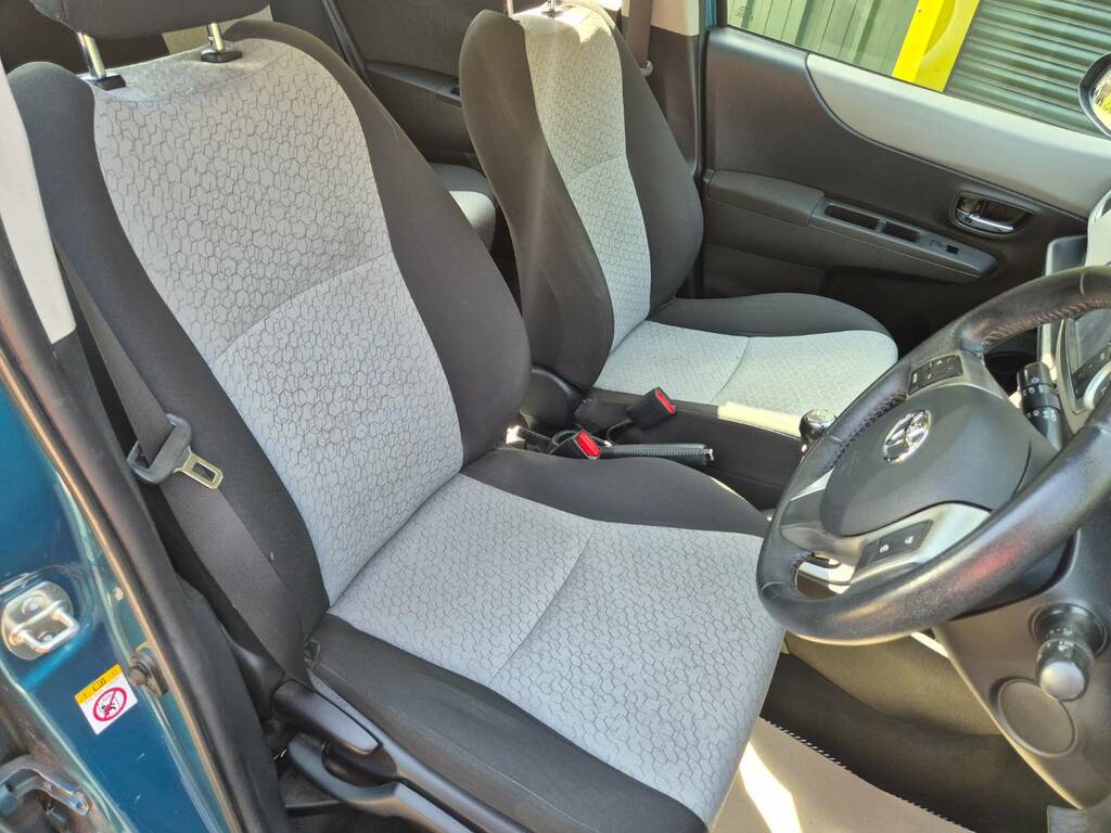 Toyota Yaris 2013 63 1.5  #17