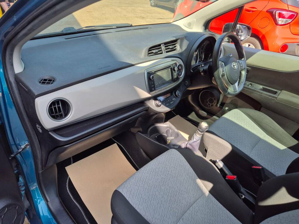 Toyota Yaris 2013 63 1.5  #40