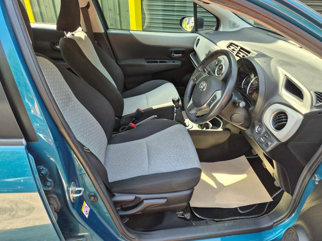 Toyota Yaris 2013 63 1.5  #13