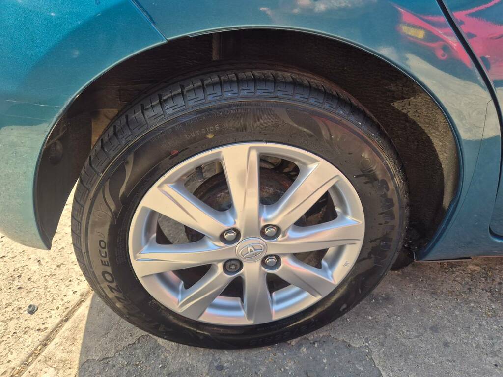 Toyota Yaris 2013 63 1.5  #4