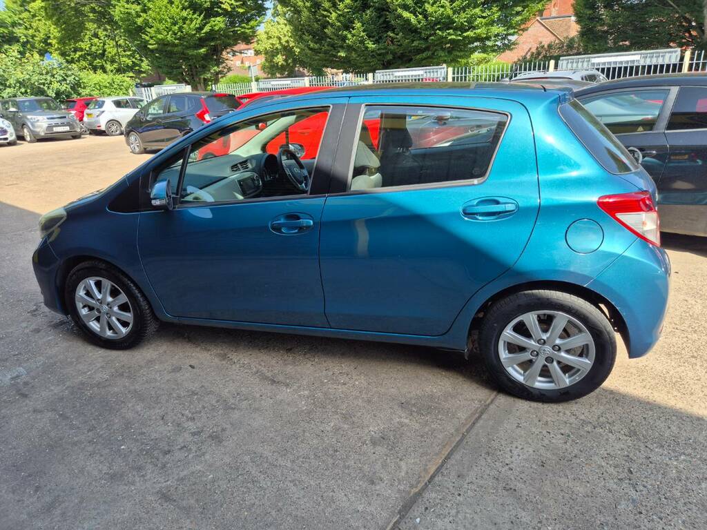 Toyota Yaris 2013 63 1.5  #11