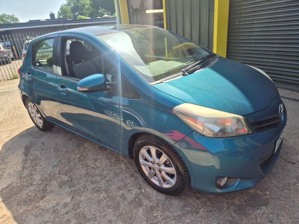 Toyota Yaris 2013 63 1.5  #3