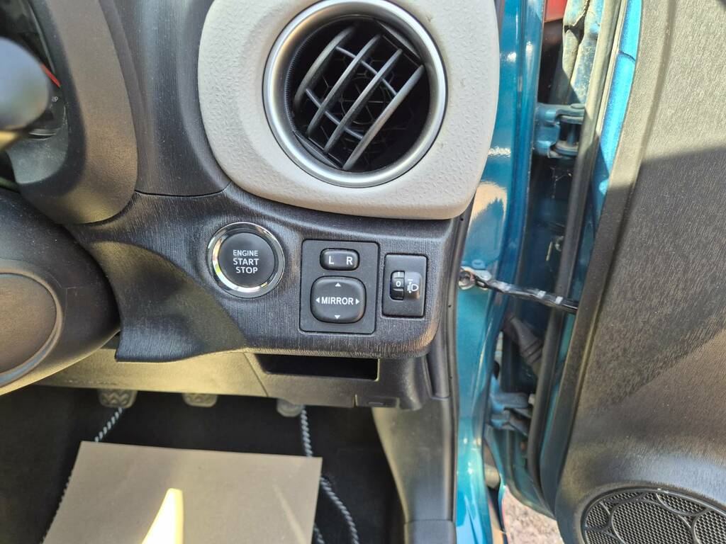 Toyota Yaris 2013 63 1.5  #19