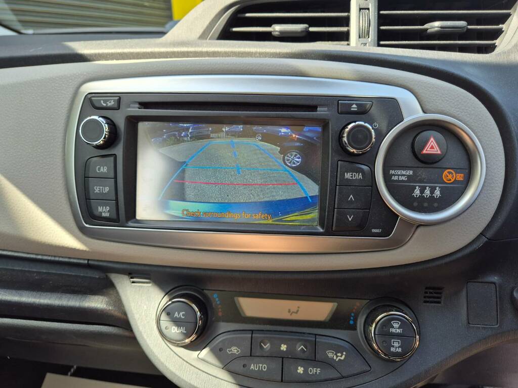 Toyota Yaris 2013 63 1.5  #25