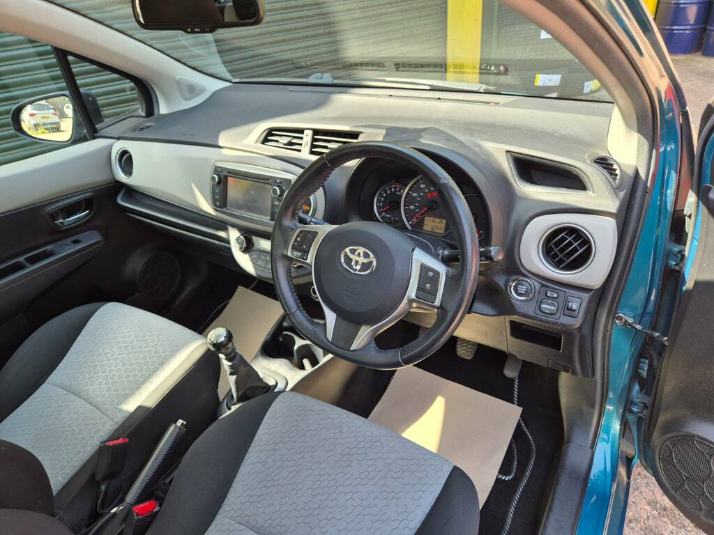 Toyota Yaris 2013 63 1.5  #14