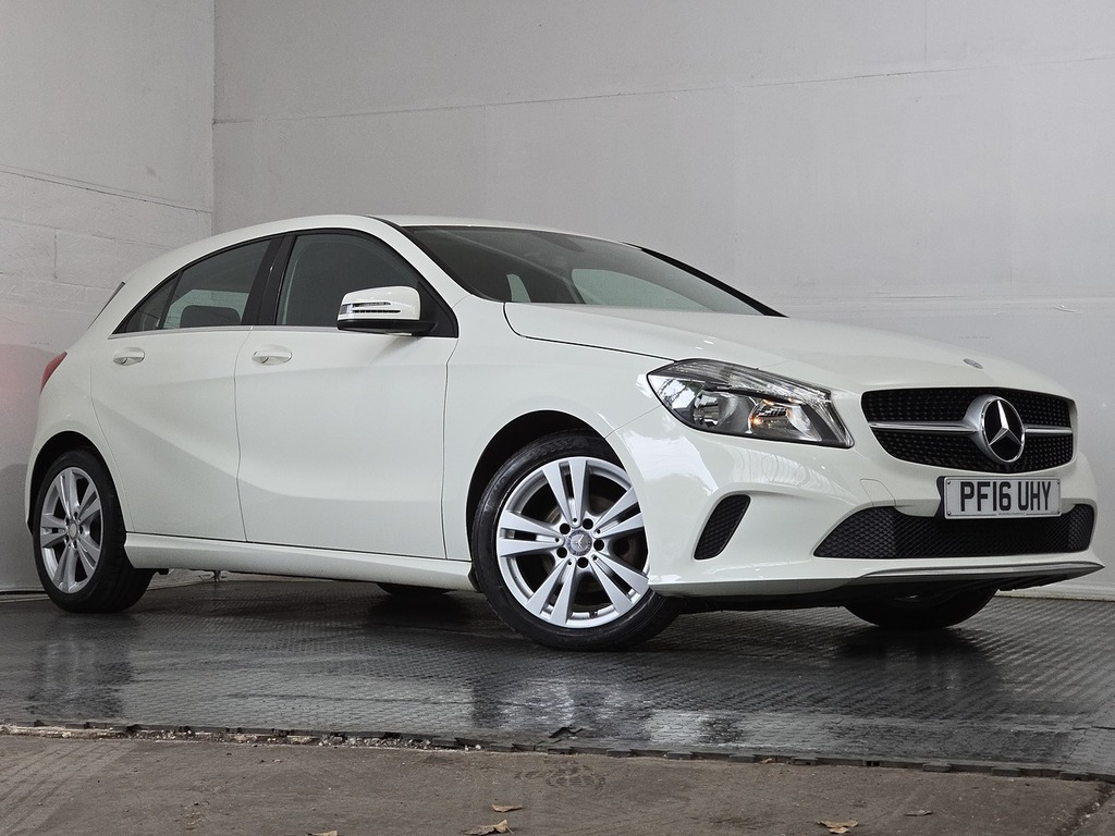 Mercedes-Benz A Class A180d Sport White #3