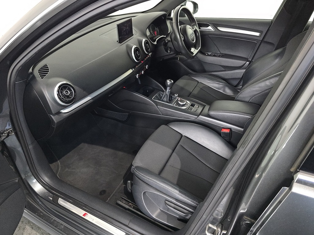 Audi A3 1.6L Tdi S Line 109 Bhp Black #75