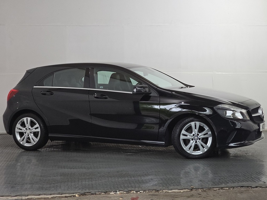 Mercedes-Benz A Class A180d Sport Black #4