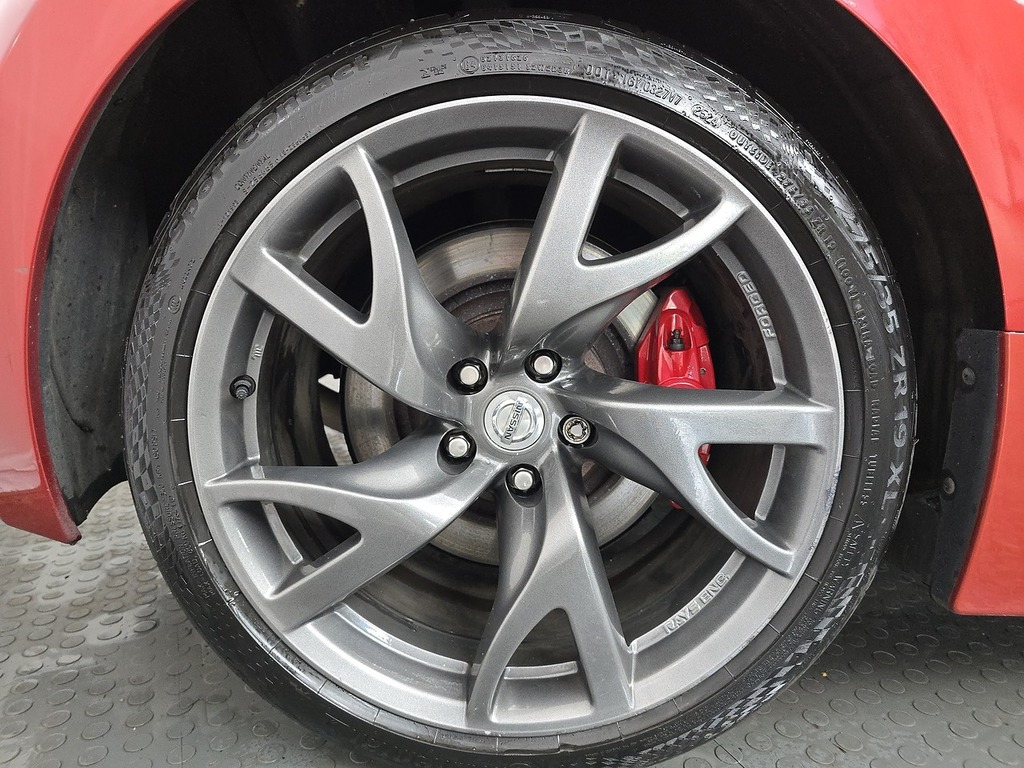 Nissan 370Z  Silver #89