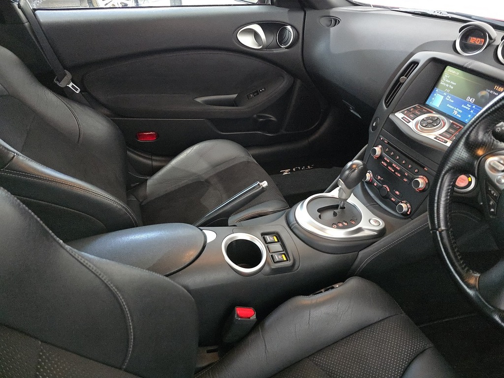 Nissan 370Z  Silver #79