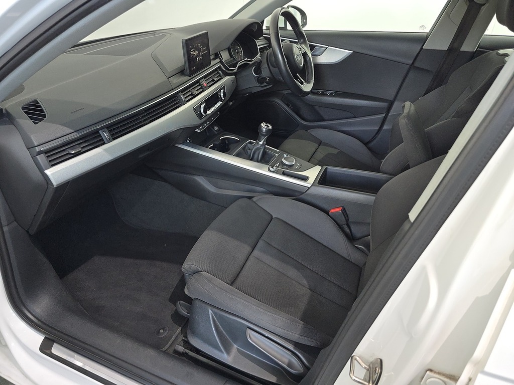 Audi A4 Avant Estate 2.0 Tdi Ultra Se 2017 White #82