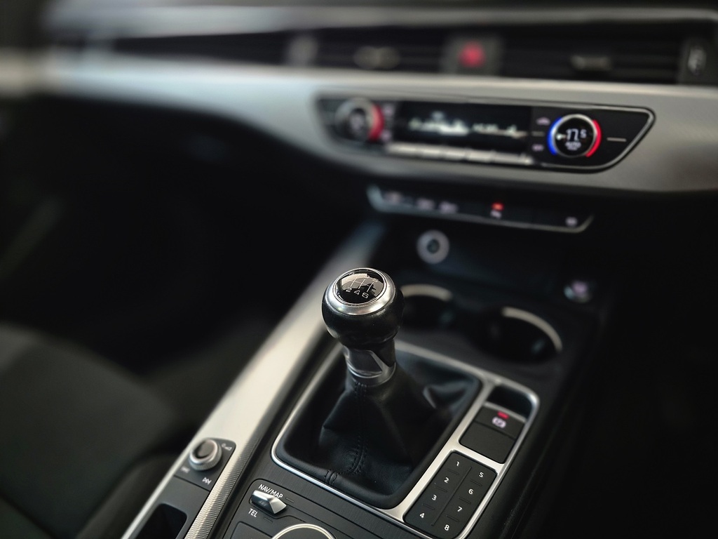 Audi A4 Avant Estate 2.0 Tdi Ultra Se 2017 White #51