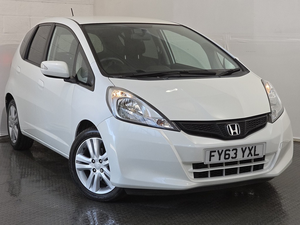 Honda Jazz I-vtec Es Plus White
