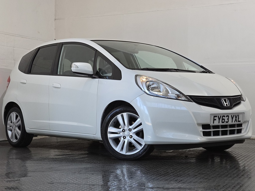 Honda Jazz I-vtec Es Plus White #3