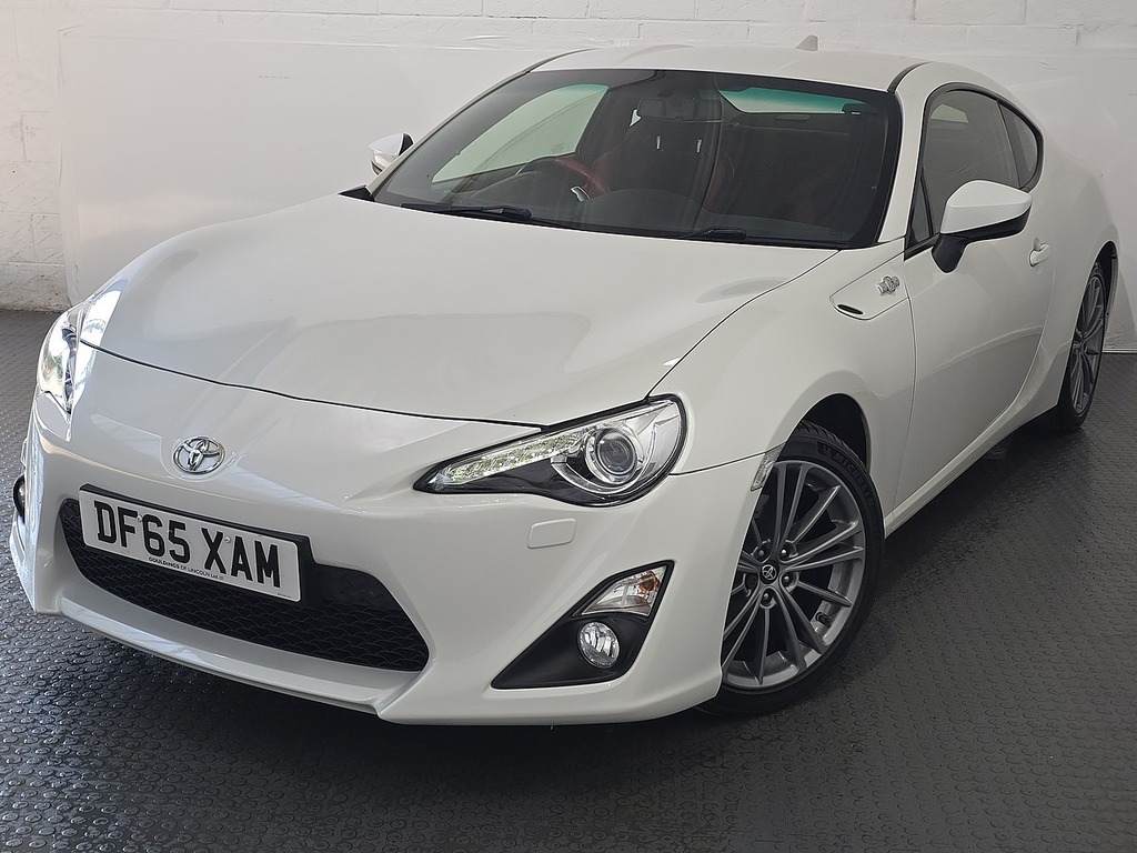 Toyota GT86 D-4s White #22