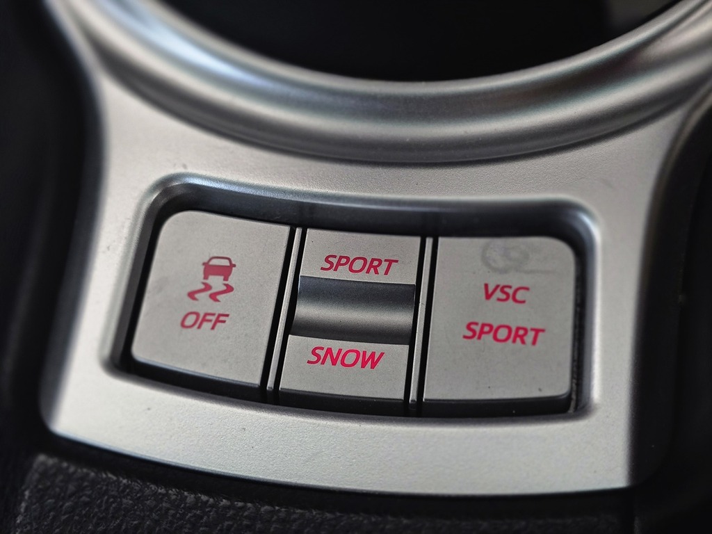 Toyota GT86 D-4s White #65