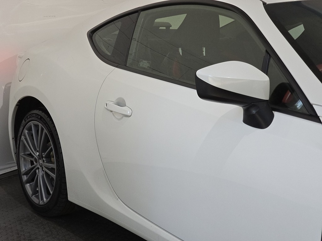 Toyota GT86 D-4s White #12
