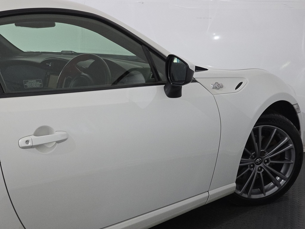 Toyota GT86 D-4s White #43