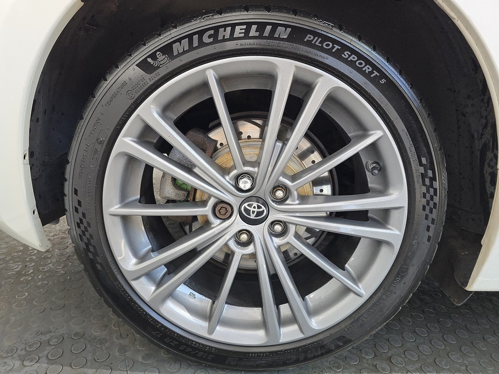 Toyota GT86 D-4s White #78