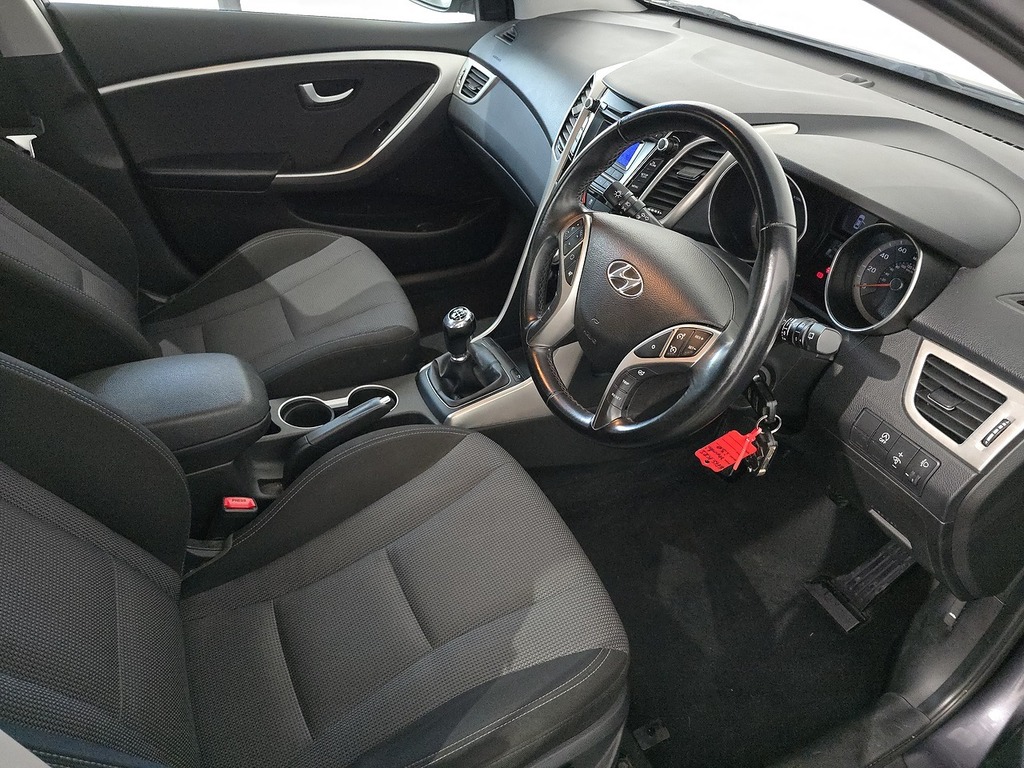 Hyundai I30 1.6 Crdi Se Blue Drive 109 Bhp Blue #55