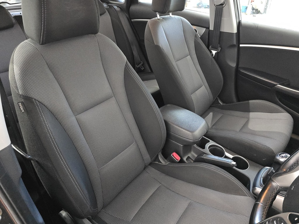 Hyundai I30 1.6 Crdi Se Blue Drive 109 Bhp Blue #58