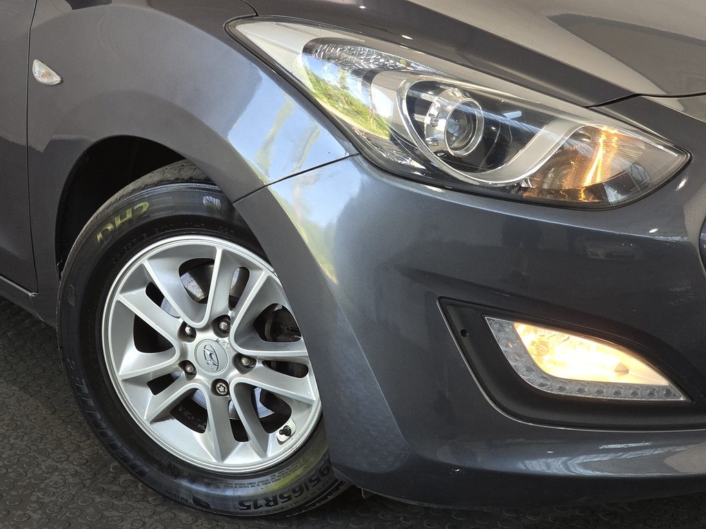 Hyundai I30 1.6 Crdi Se Blue Drive 109 Bhp Blue #13