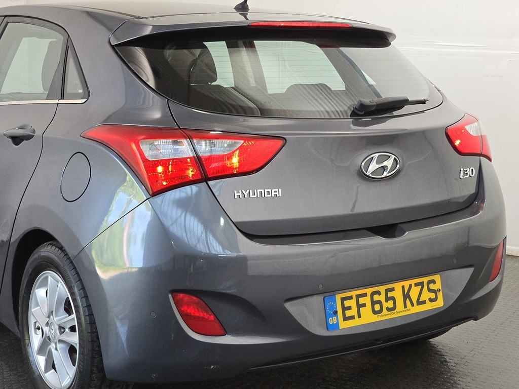 Hyundai I30 1.6 Crdi Se Blue Drive 109 Bhp Blue #31