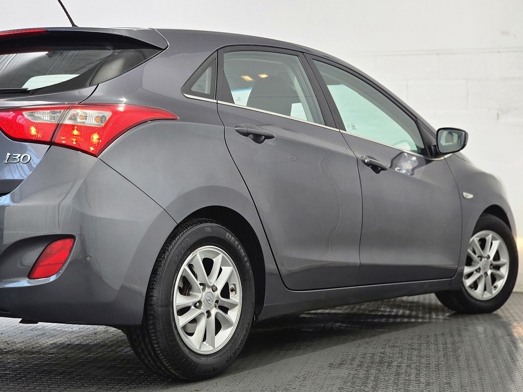 Hyundai I30 1.6 Crdi Se Blue Drive 109 Bhp Blue #43